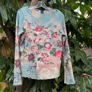 Y2K High Sierra long sleeve bell sleeve top with intricate print & a lettuce hem